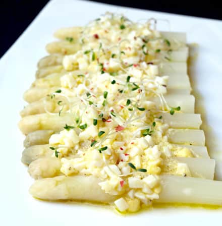 Asperges vertes ou blanches : recettes raffinées pour magnifier ce trésor du printemps