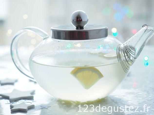Une infusion magique : la transformation colorée d&#8217;une boisson grâce à un légume familier !